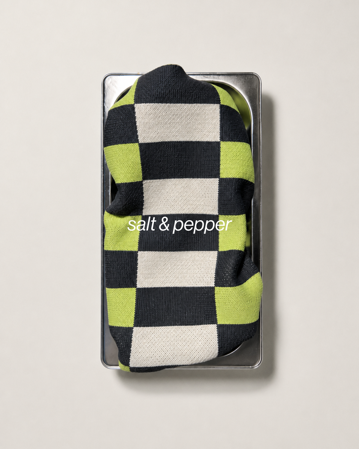 SALT & PEPPER