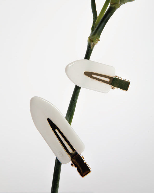 MUST HAIR CLIP - WHITE