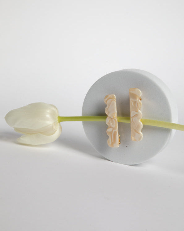CANOPY HAIR CLIP - MARBLED NUDE