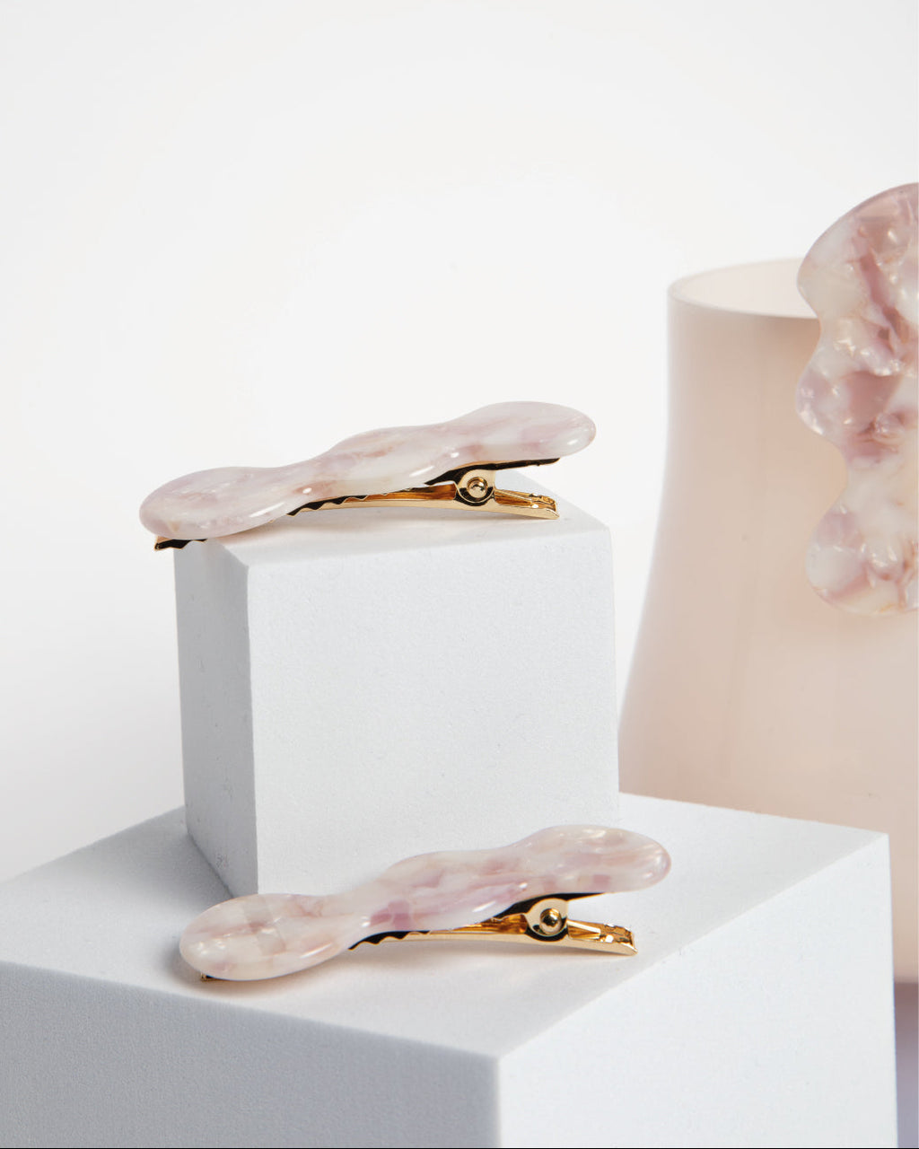 LOPSIDED HAIR CLIP - BABY PINK