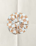 KNITTED SCRUNCHIE - BEIGE CHECKERED