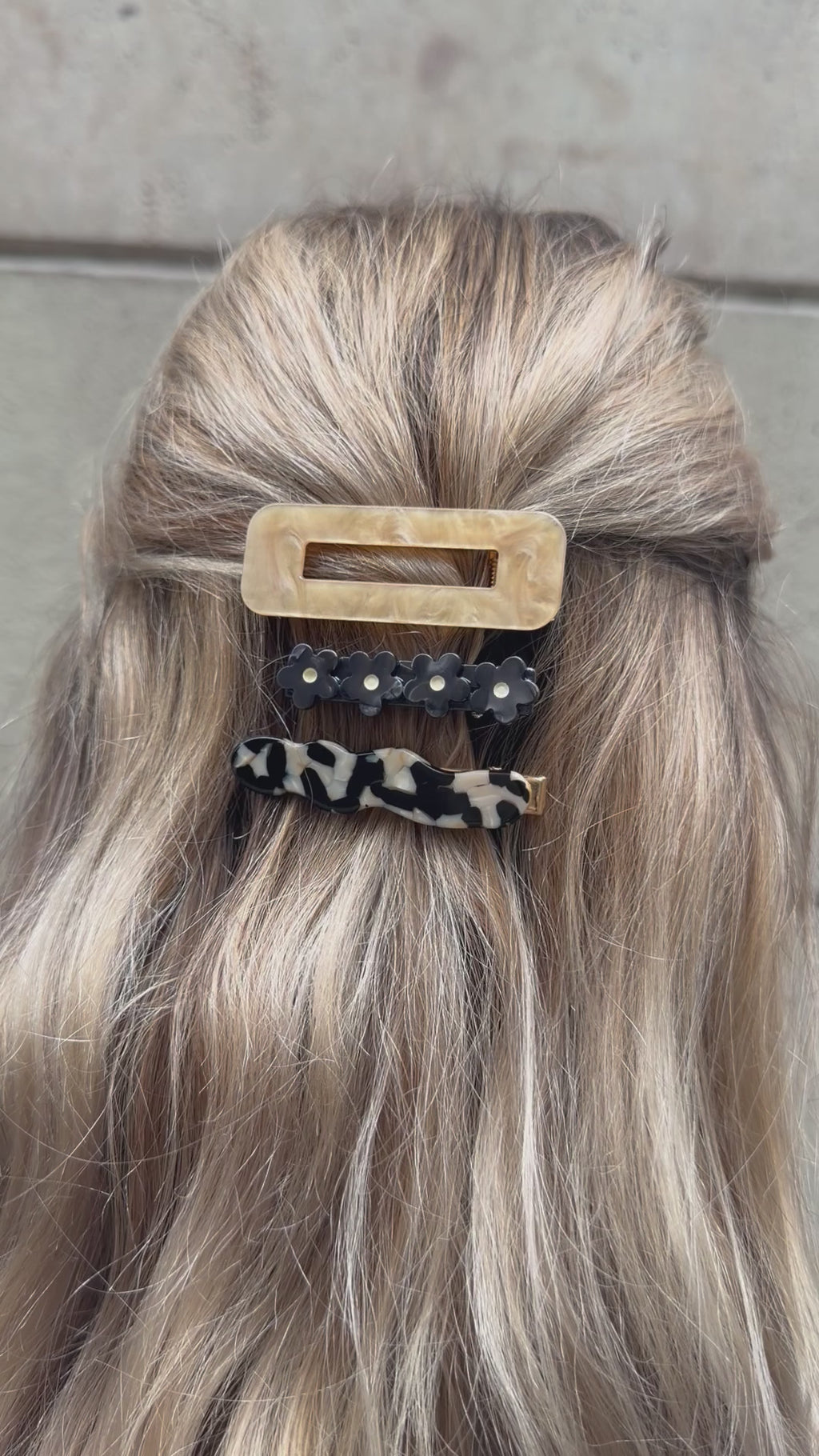 NOT SO CLASSIC HAIR CLIP -MARBLE GLOW