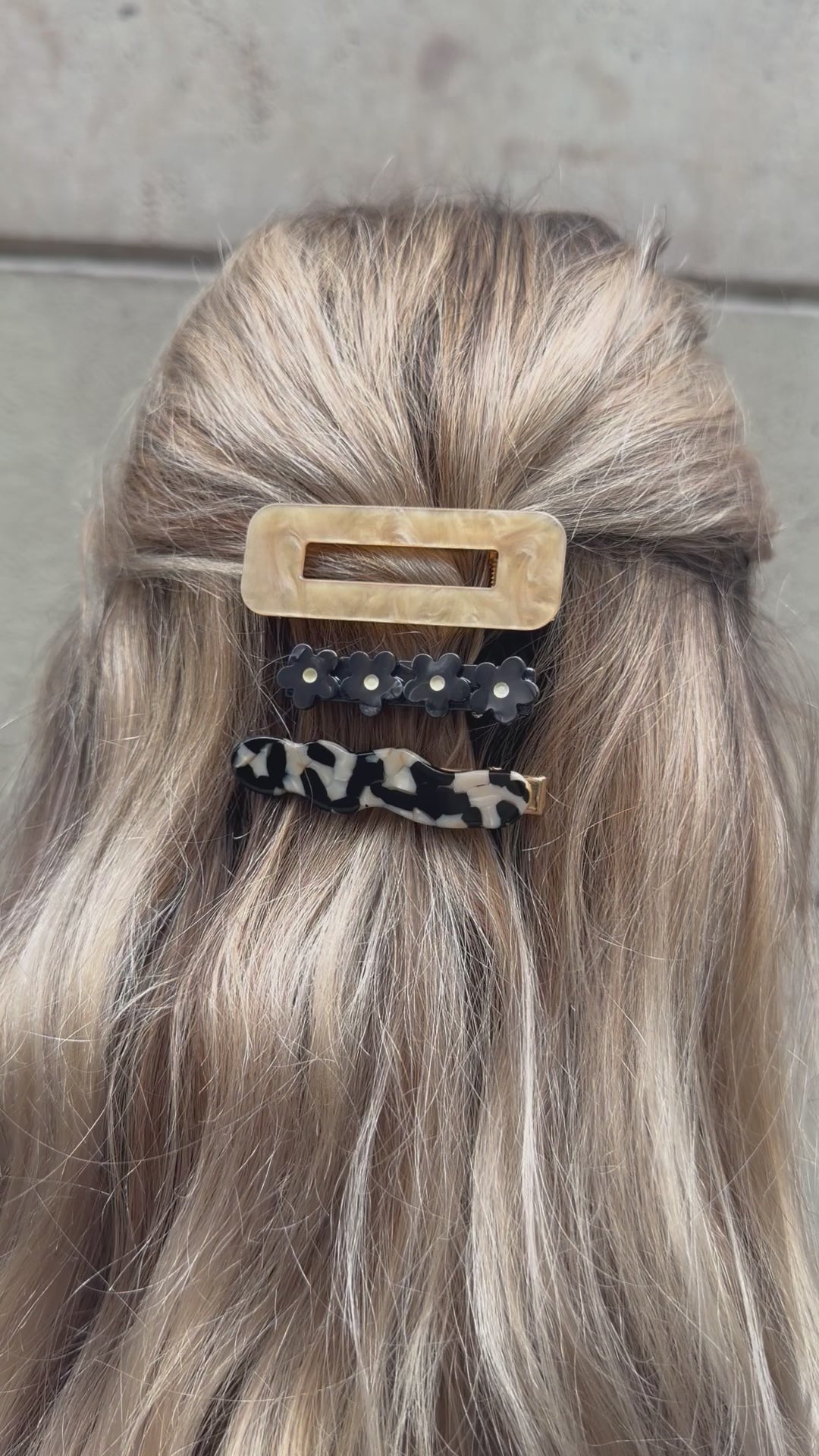 NOT SO CLASSIC HAIR CLIP -MARBLE GLOW