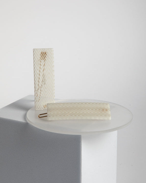 WANTED HAIR CLIP - WHITE